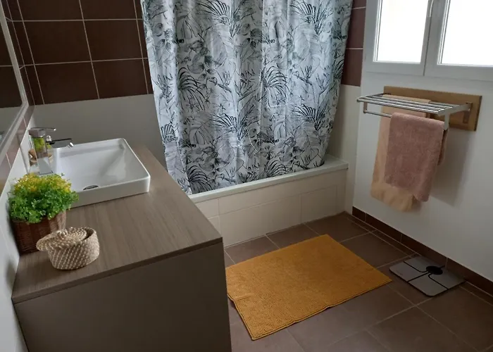 Maison Belizo, Familiale ,calme Et Reposante. Vernet